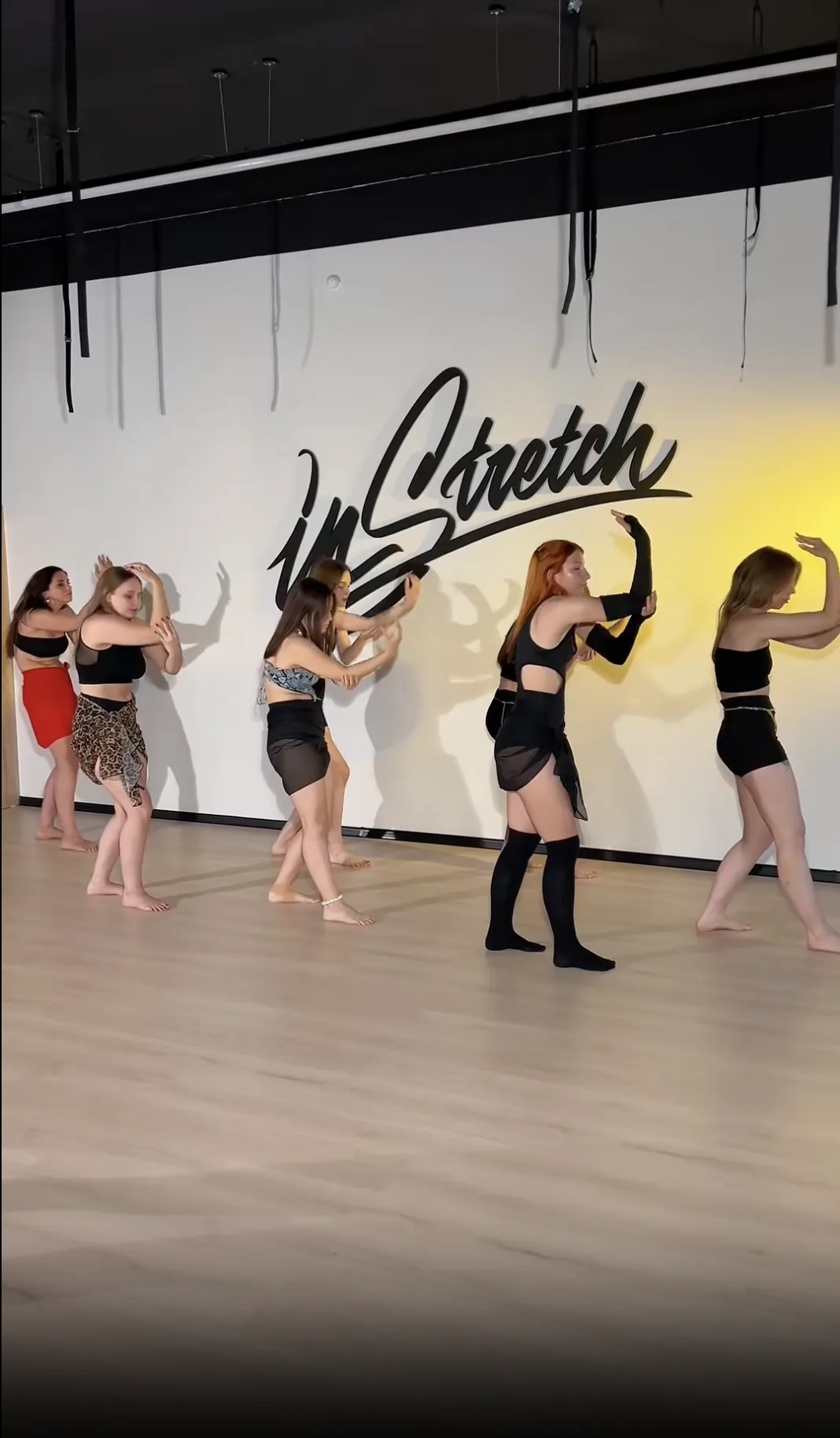 Занятия в женской студии InStretch, Брянск